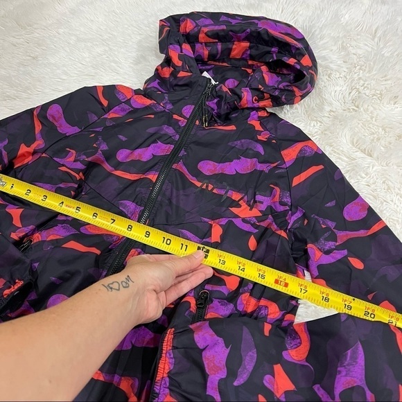 Nike T/F Camo Windrunner Purple Camo Lightweight Women's Jacket Small - Picture 5 of 13